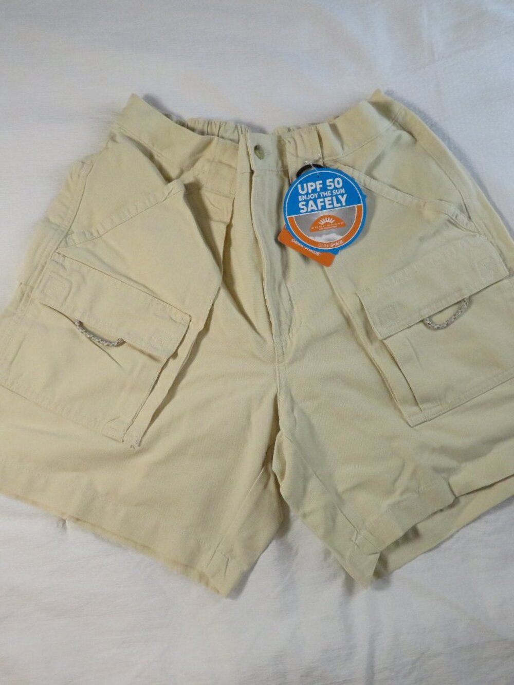 Columbia Fishing OmniShade Cargo Shorts Cream size M 7L Mens Outdoor Hiking UPF